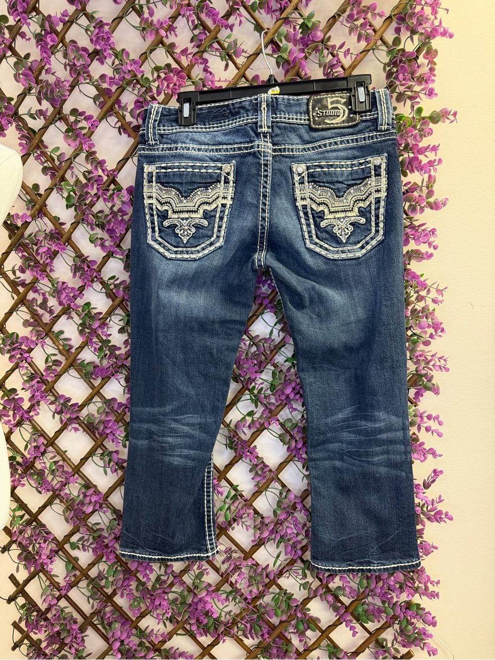 Vintage Y2K Embroidered Back Pocket Dark Blue Women’s Denim Capris